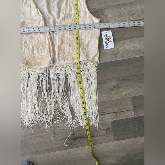 Roommates Vest Women's Small Crochet Long Fringe Ivory Boho Chic Coastal Cowgirl - Picture 3 of 9